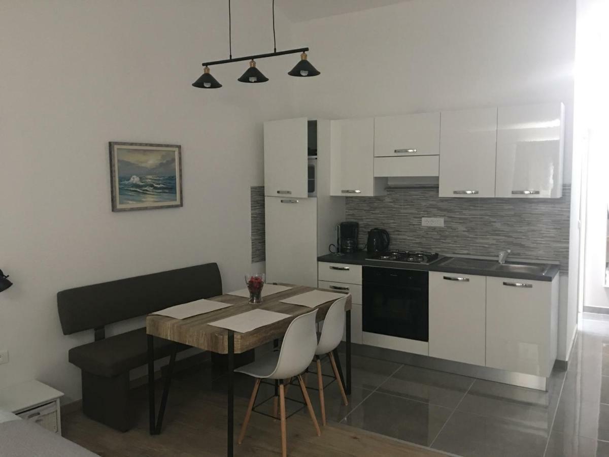 Studio Apartman Dado Apartamento Bale Exterior foto