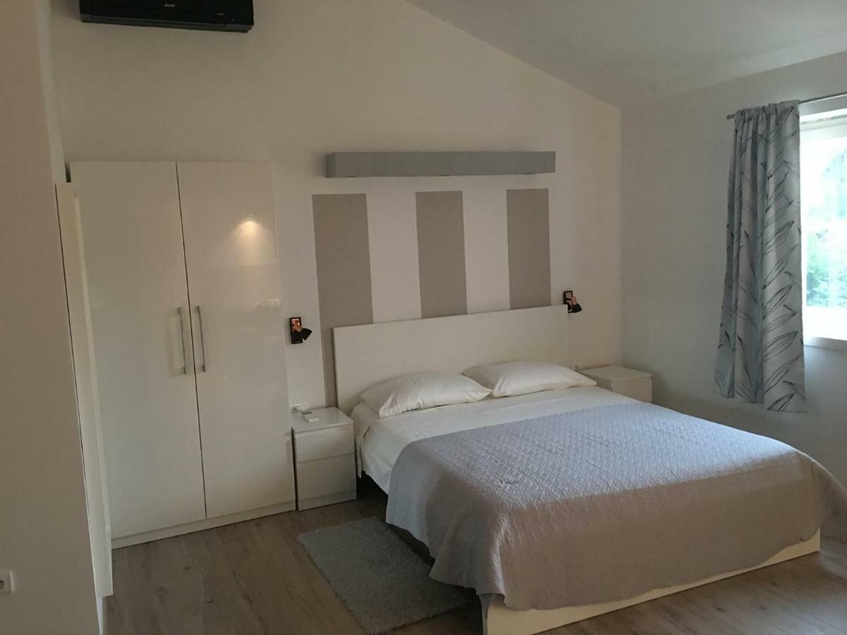 Studio Apartman Dado Apartamento Bale Exterior foto